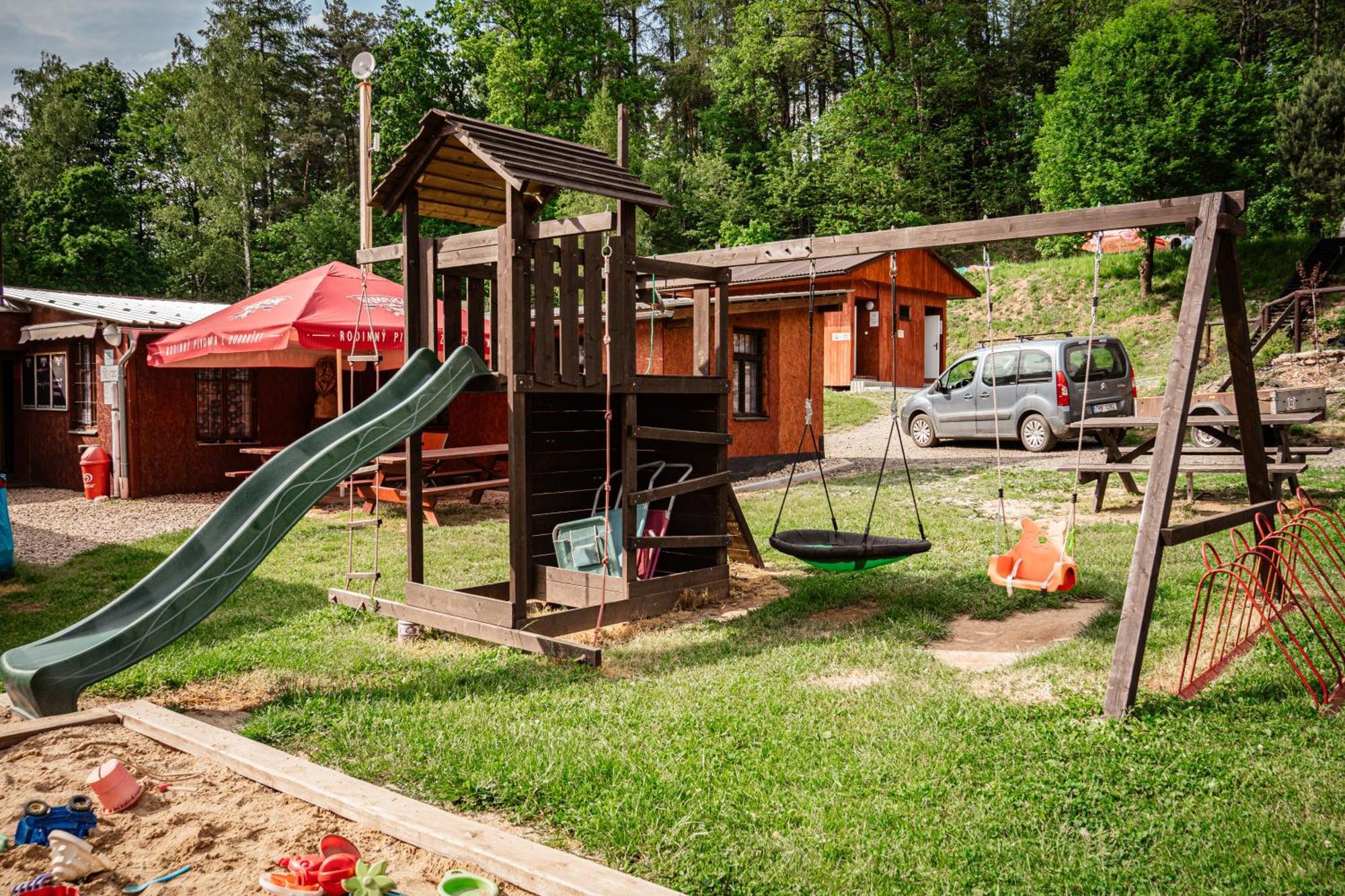 Karavan 1 V Arealu Koupaliste Bystre V Orlickych Horach Exteriér fotografie